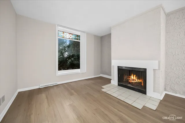 $1,550 | 674 St Charles Street, Unit 1, Elgin, IL 60120