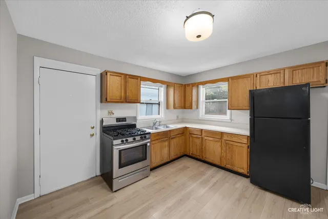 $1,550 | 674 St Charles Street, Unit 1, Elgin, IL 60120