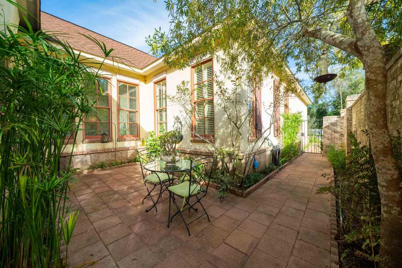 120 Savannah Square Fairhope, AL 36532 - Photo 25 of 36 Brick Courtyard