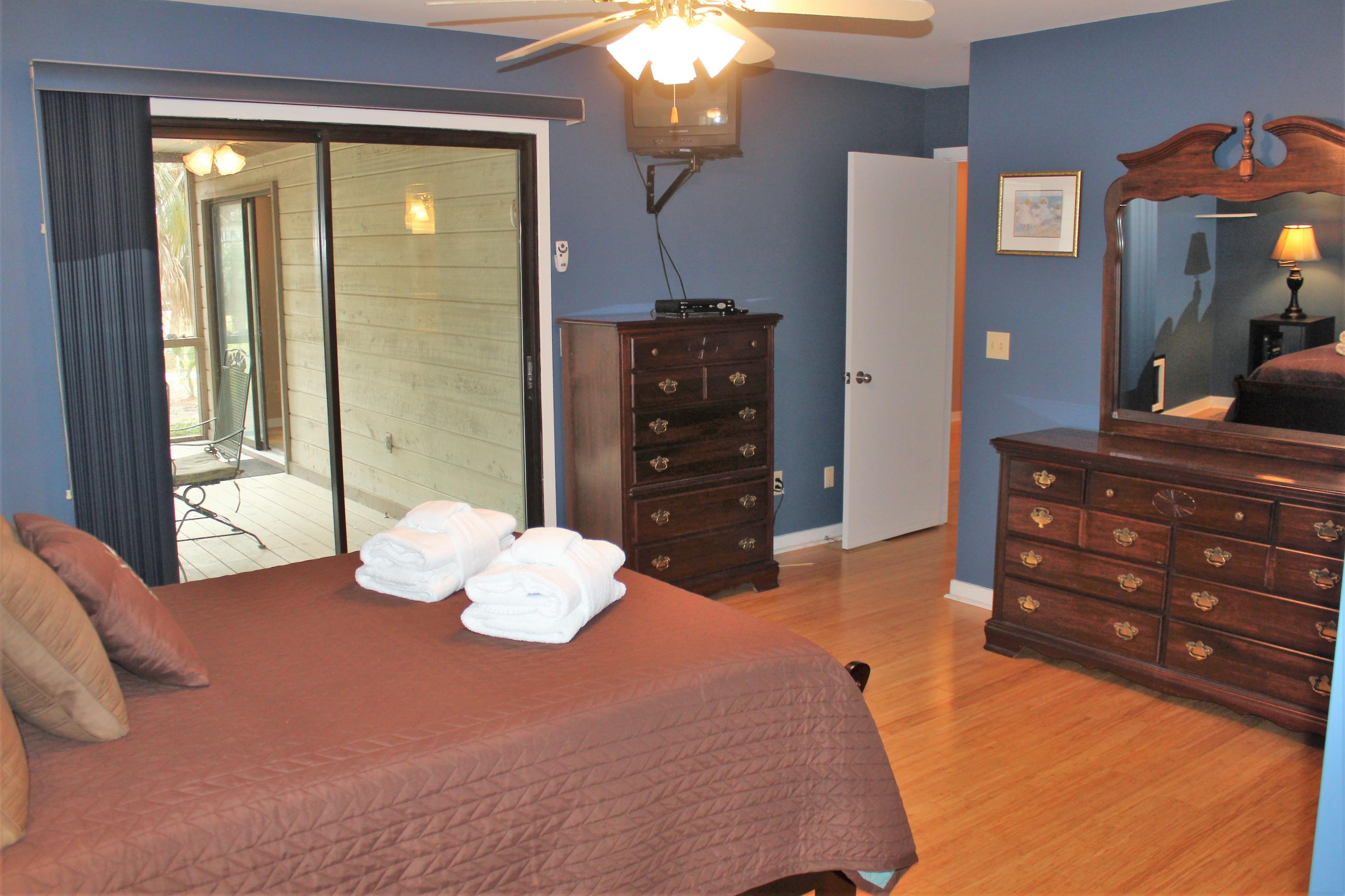 860 Club Cottage Road Edisto Beach, SC 29438 - Photo 14 of 65 Large master bedroom