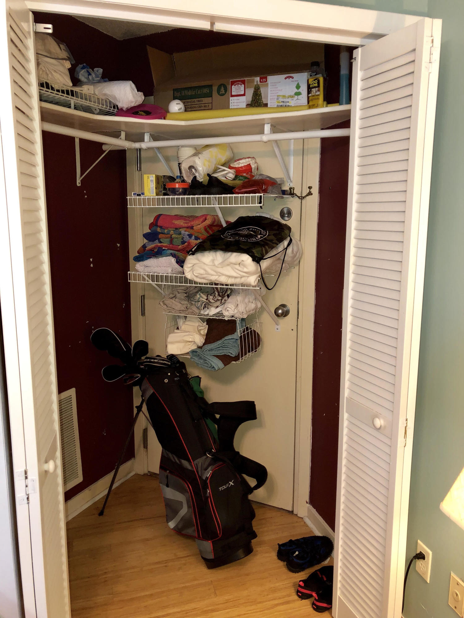 860 Club Cottage Road Edisto Beach, SC 29438 - Photo 19 of 65 2nd bedroom walk-in closet