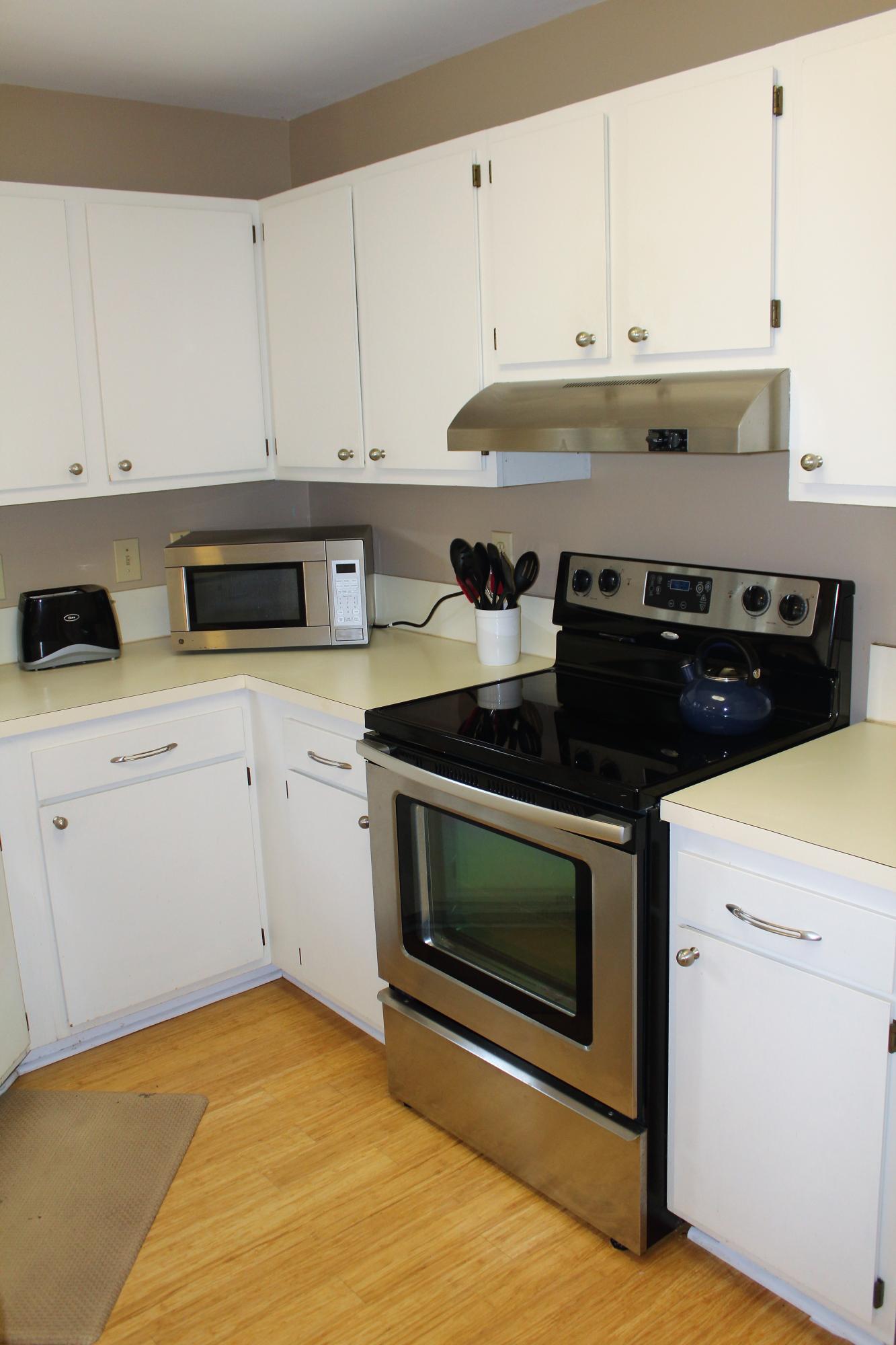 860 Club Cottage Road Edisto Beach, SC 29438 - Photo 26 of 65 Newer appilances