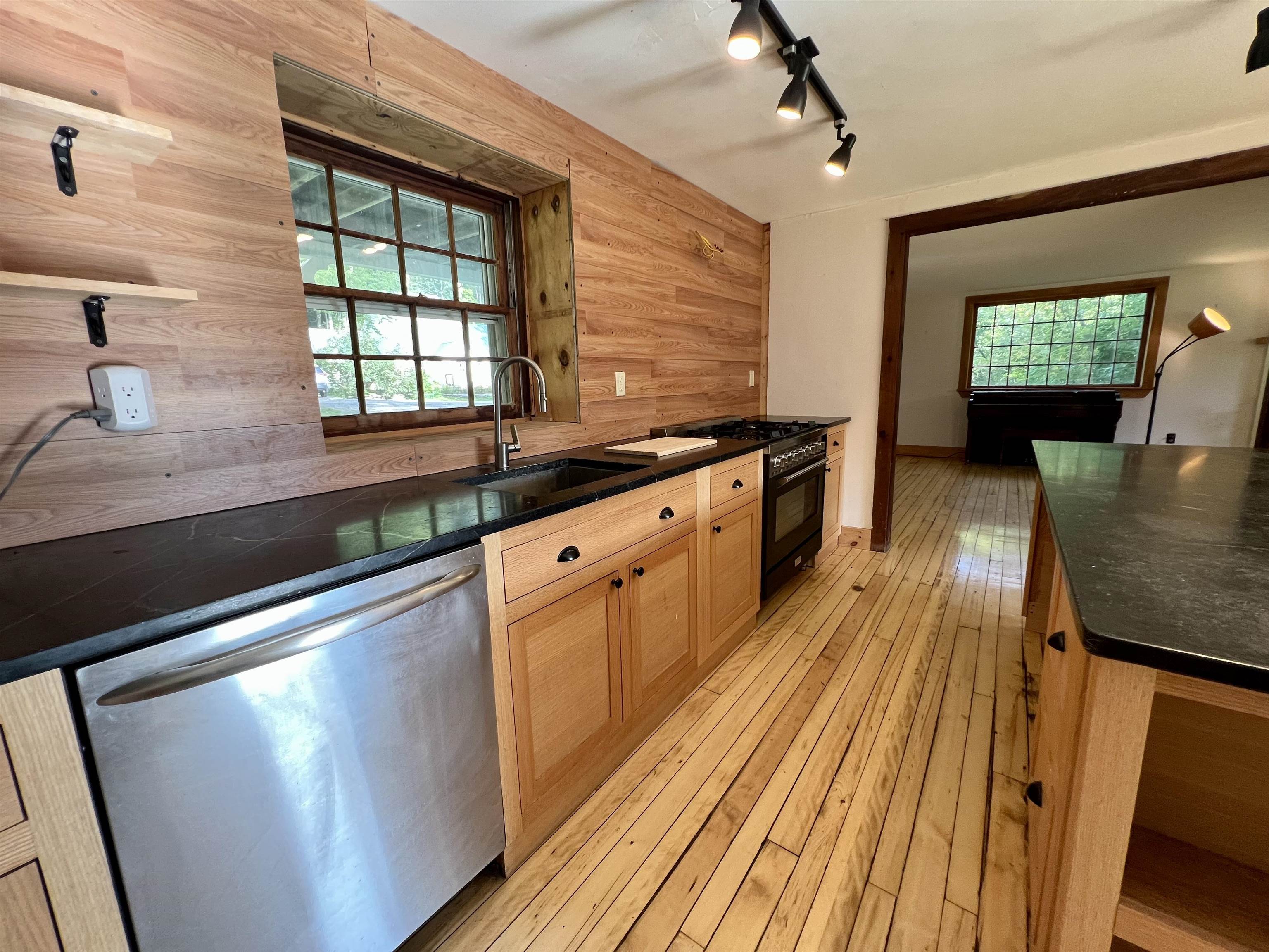 3012 Potter Road Wardsboro, VT 05355 - Photo 5 of 37