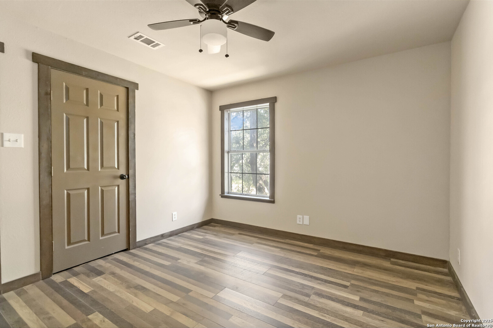 1260 Comanche Path Bandera, TX 78003 - Photo 13 of 23