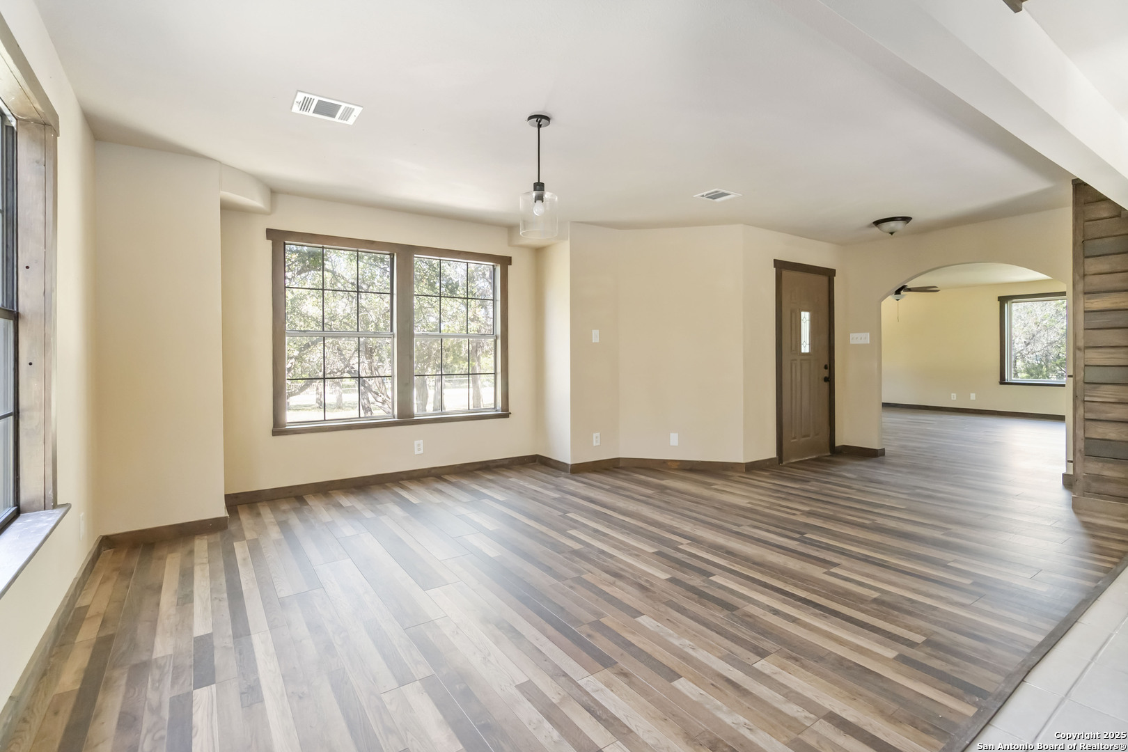 1260 Comanche Path Bandera, TX 78003 - Photo 5 of 23