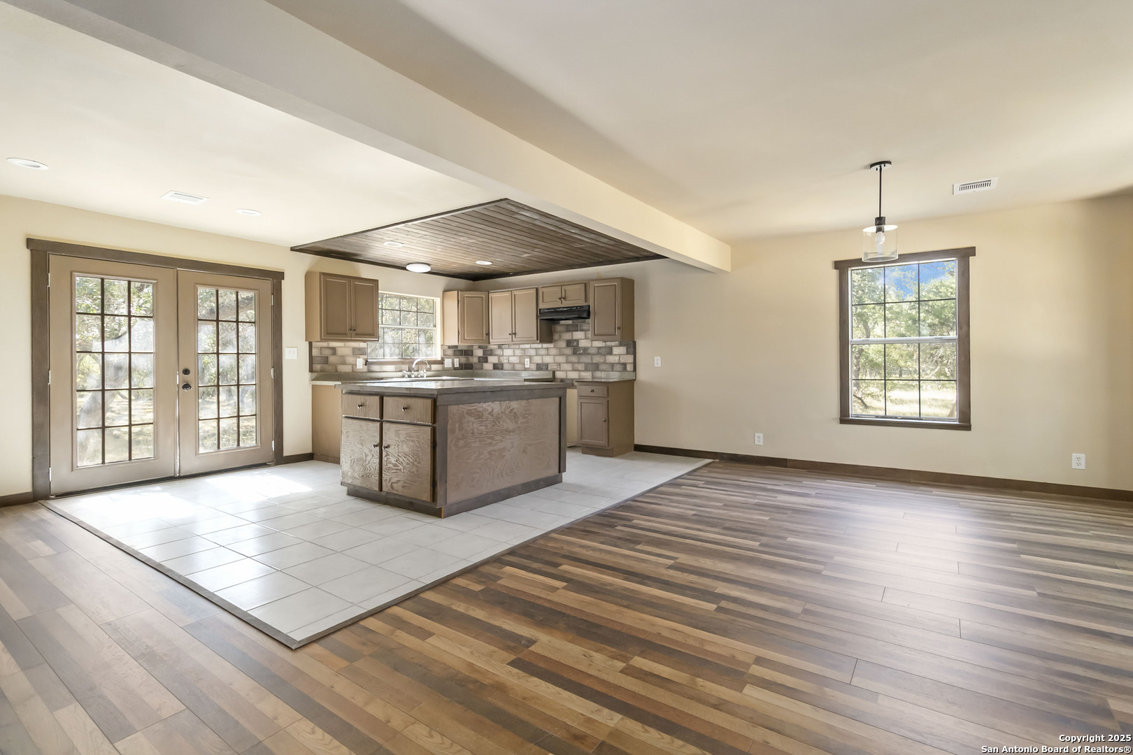 1260 Comanche Path Bandera, TX 78003 - Photo 7 of 23