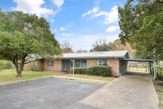 $175,000 | 704 Cook Road, Winnie, TX 77665