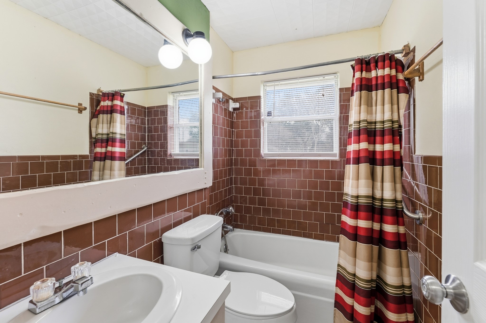 704 Cook Road Winnie, TX 77665 - Photo 13 of 18 Full Bathroom