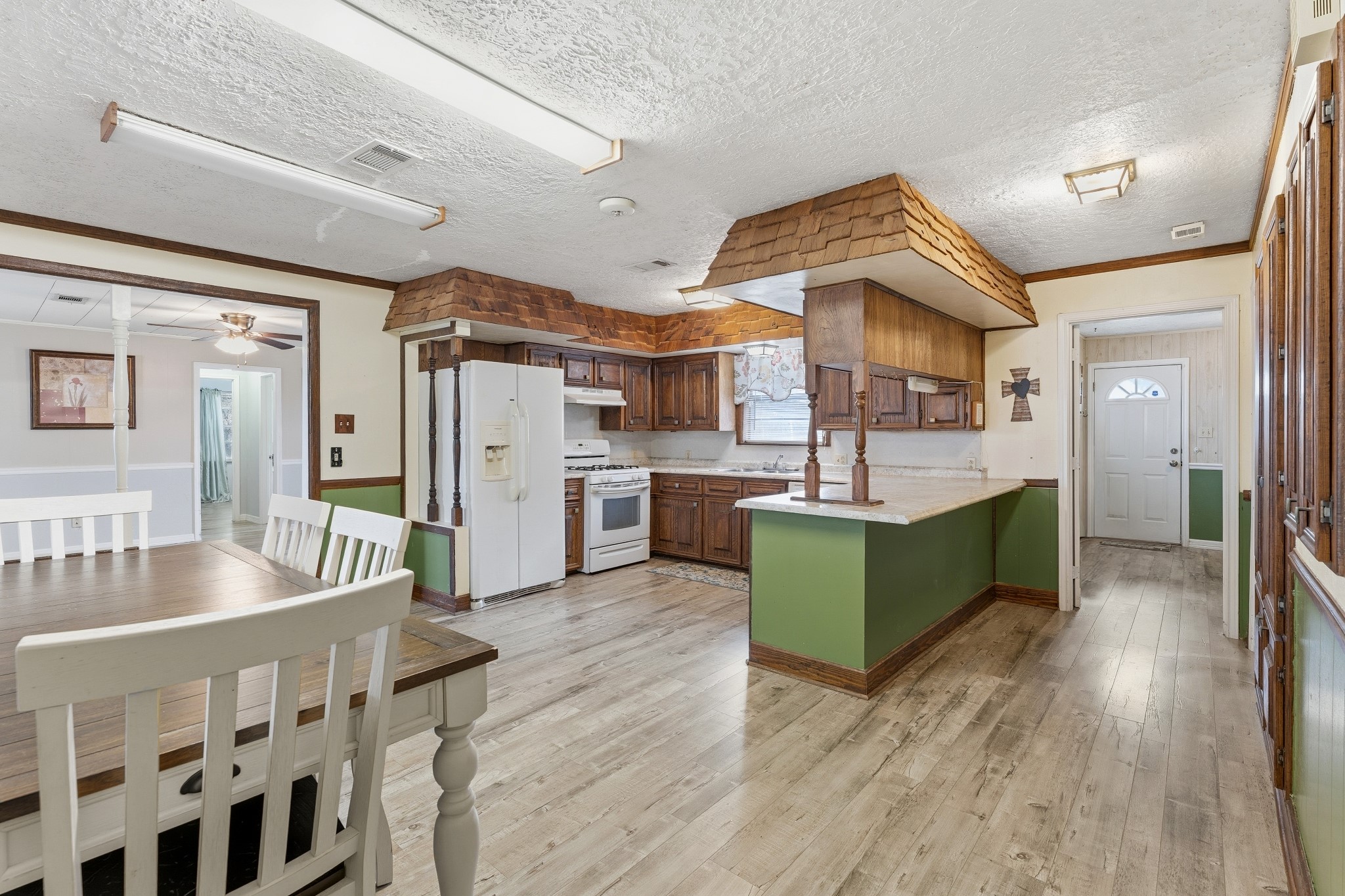 704 Cook Road Winnie, TX 77665 - Photo 5 of 18 One of a Kind Kitchen