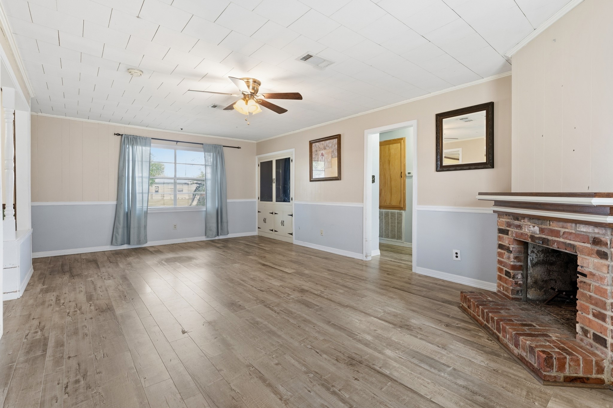 704 Cook Road Winnie, TX 77665 - Photo 8 of 18 Built-in Display