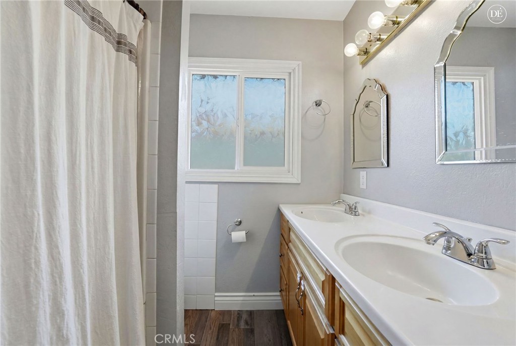 2803 Shenandoah Road Riverside, CA 92506 - Photo 13 of 35 Bath 1