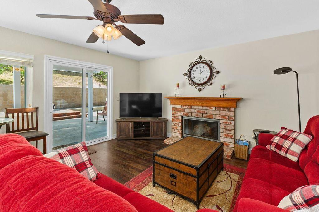 19185 Laurenrae Street Riverside, CA 92508 - Photo 8 of 28