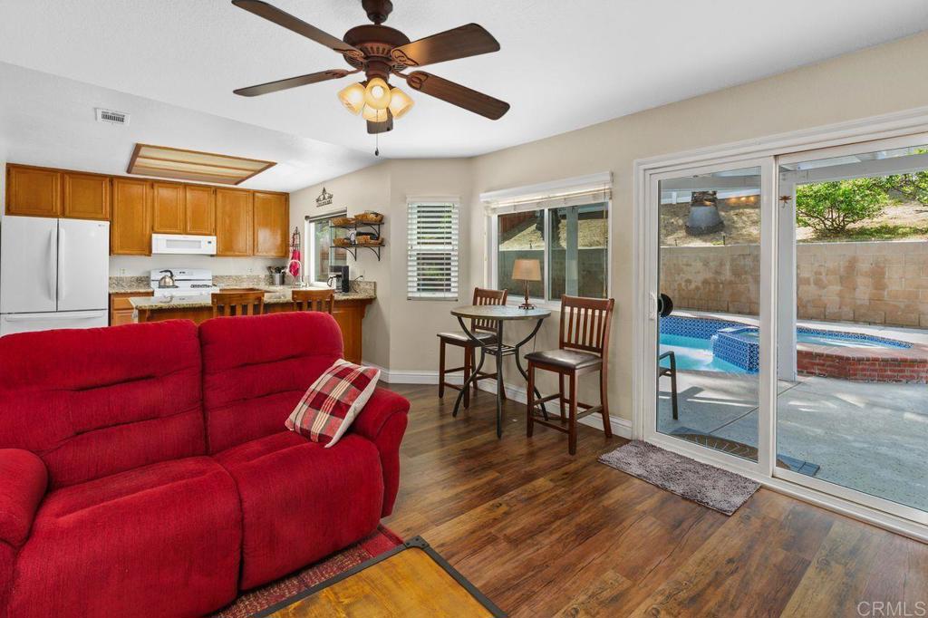 19185 Laurenrae Street Riverside, CA 92508 - Photo 10 of 28