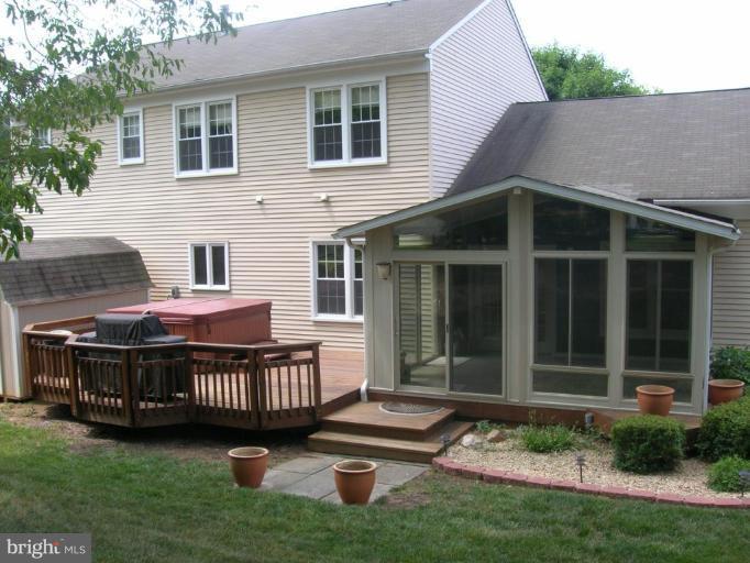 16813 Cashell Road Olney, MD 20832 - Photo 2 of 30 Back yard