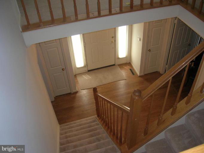 16813 Cashell Road Olney, MD 20832 - Photo 12 of 30 Entrance / Foyer