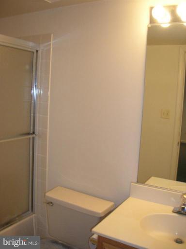 16813 Cashell Road Olney, MD 20832 - Photo 21 of 30 Bath #3