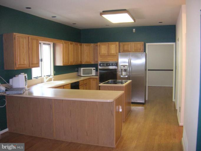 16813 Cashell Road Olney, MD 20832 - Photo 6 of 30 Kitchen