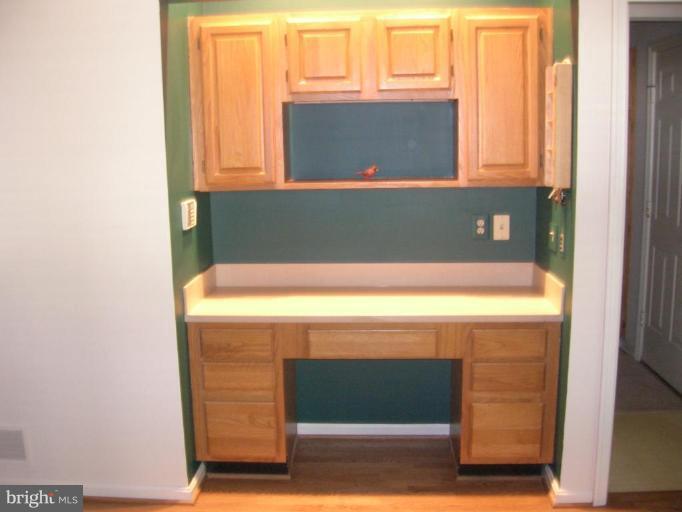 16813 Cashell Road Olney, MD 20832 - Photo 8 of 30 Secretary desk/breakfast room