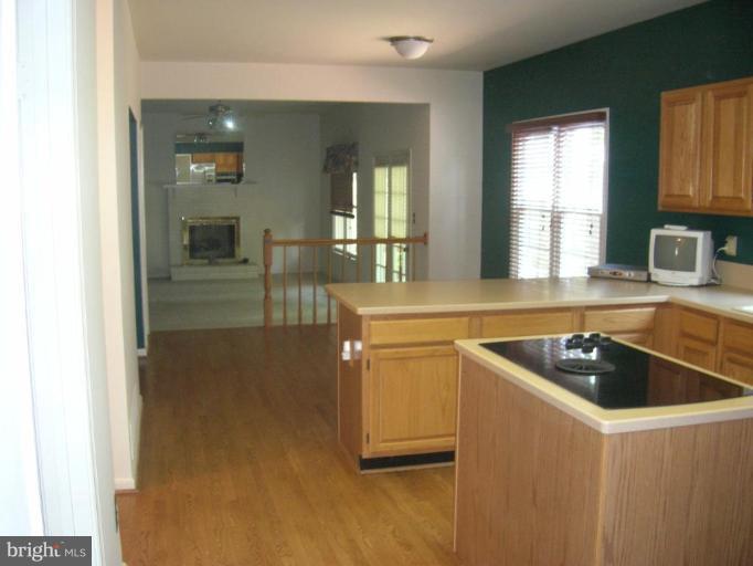 16813 Cashell Road Olney, MD 20832 - Photo 10 of 30 Kitchen/Family Room