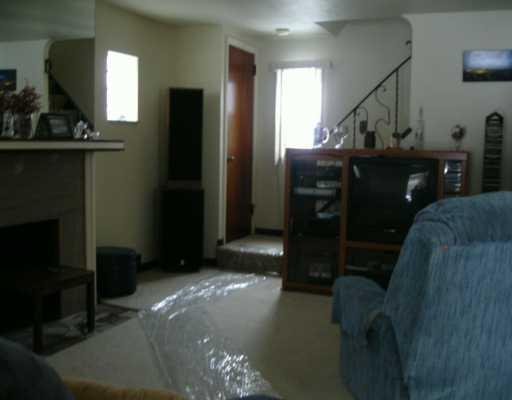 88 Ridgewood Avenue West View, PA 15229 - Photo 2 of 7 Living Room.