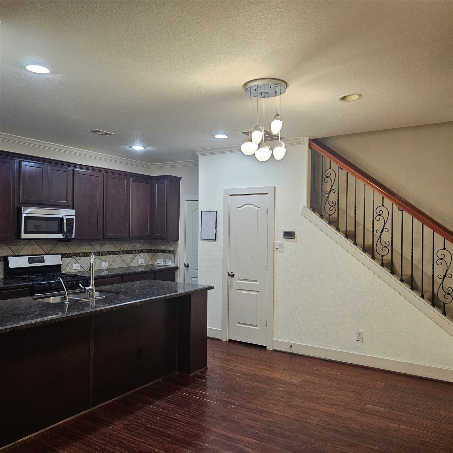 1954 Jara Court Spring, TX 77388 - Photo 8 of 10