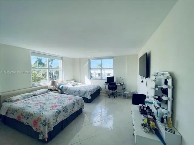 $279,000 | 11111 Biscayne Boulevard, Unit 4E, Miami, FL 33181