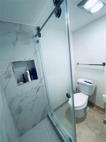 $279,000 | 11111 Biscayne Boulevard, Unit 4E, Miami, FL 33181