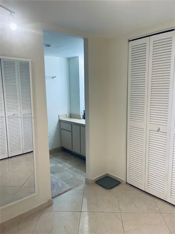 $279,000 | 11111 Biscayne Boulevard, Unit 4E, Miami, FL 33181