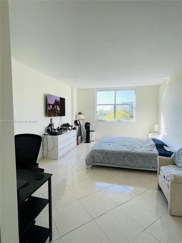 $279,000 | 11111 Biscayne Boulevard, Unit 4E, Miami, FL 33181
