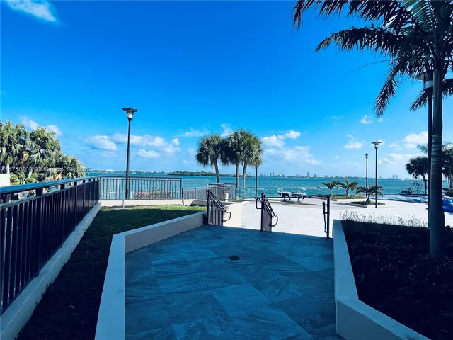 $279,000 | 11111 Biscayne Boulevard, Unit 4E, Miami, FL 33181