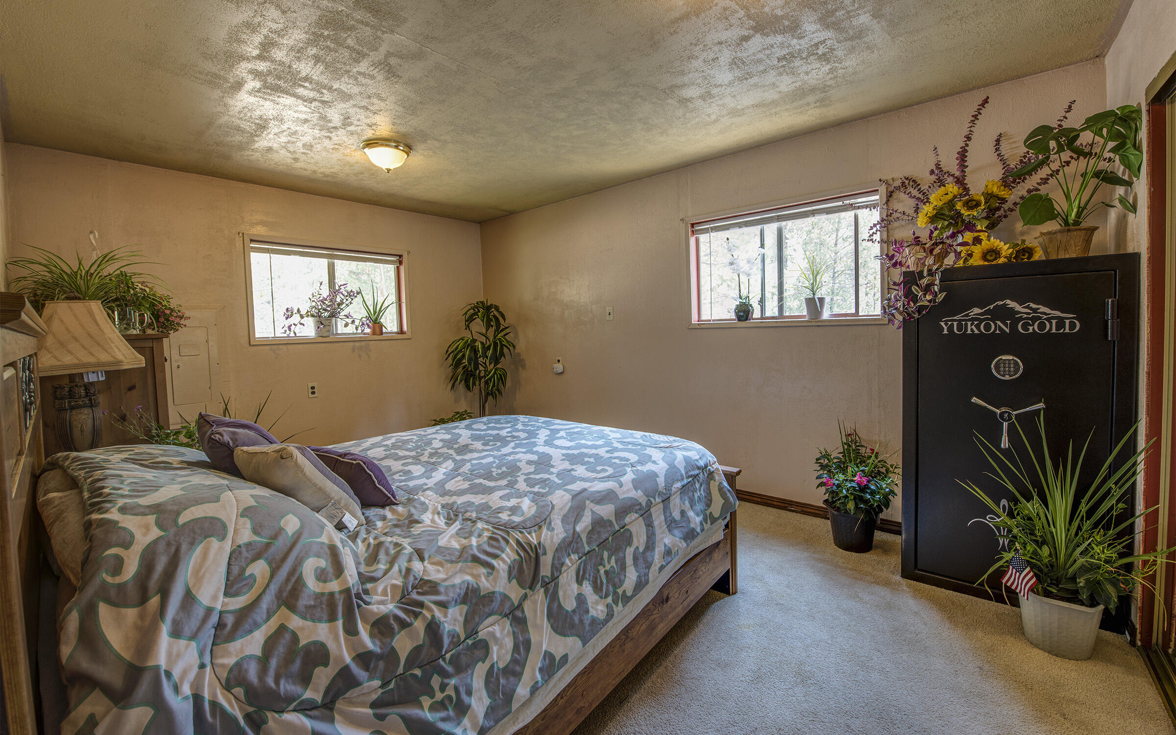 52357 Dustan Road La Pine, OR 97739 - Photo 7 of 37 #12 Master bedroom