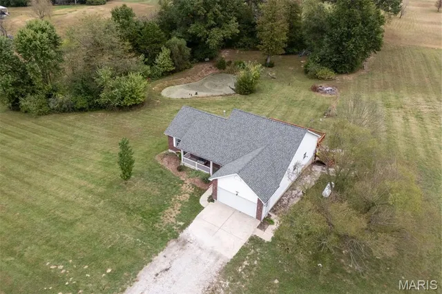 $390,000 | 66 Hillview Lane, Troy, MO 63379