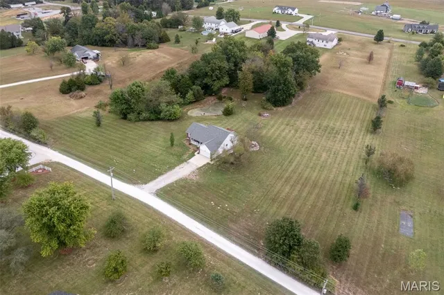 $390,000 | 66 Hillview Lane, Troy, MO 63379