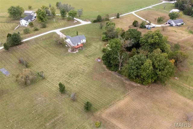 $390,000 | 66 Hillview Lane, Troy, MO 63379