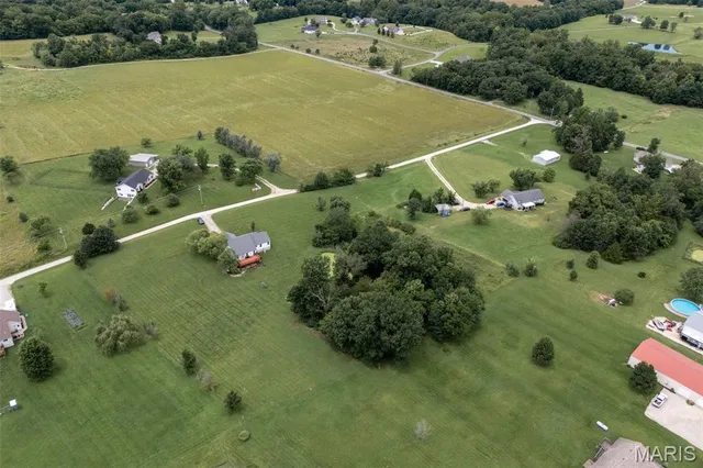 $390,000 | 66 Hillview Lane, Troy, MO 63379