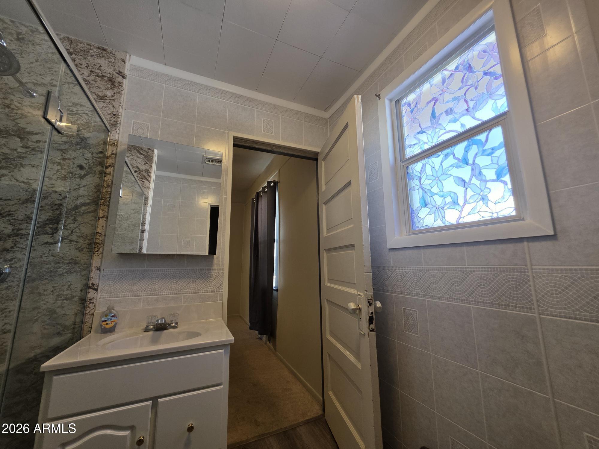 1236 East 13th Street Douglas, AZ 85607 - Photo 18 of 31 1236 13th bathroom 2