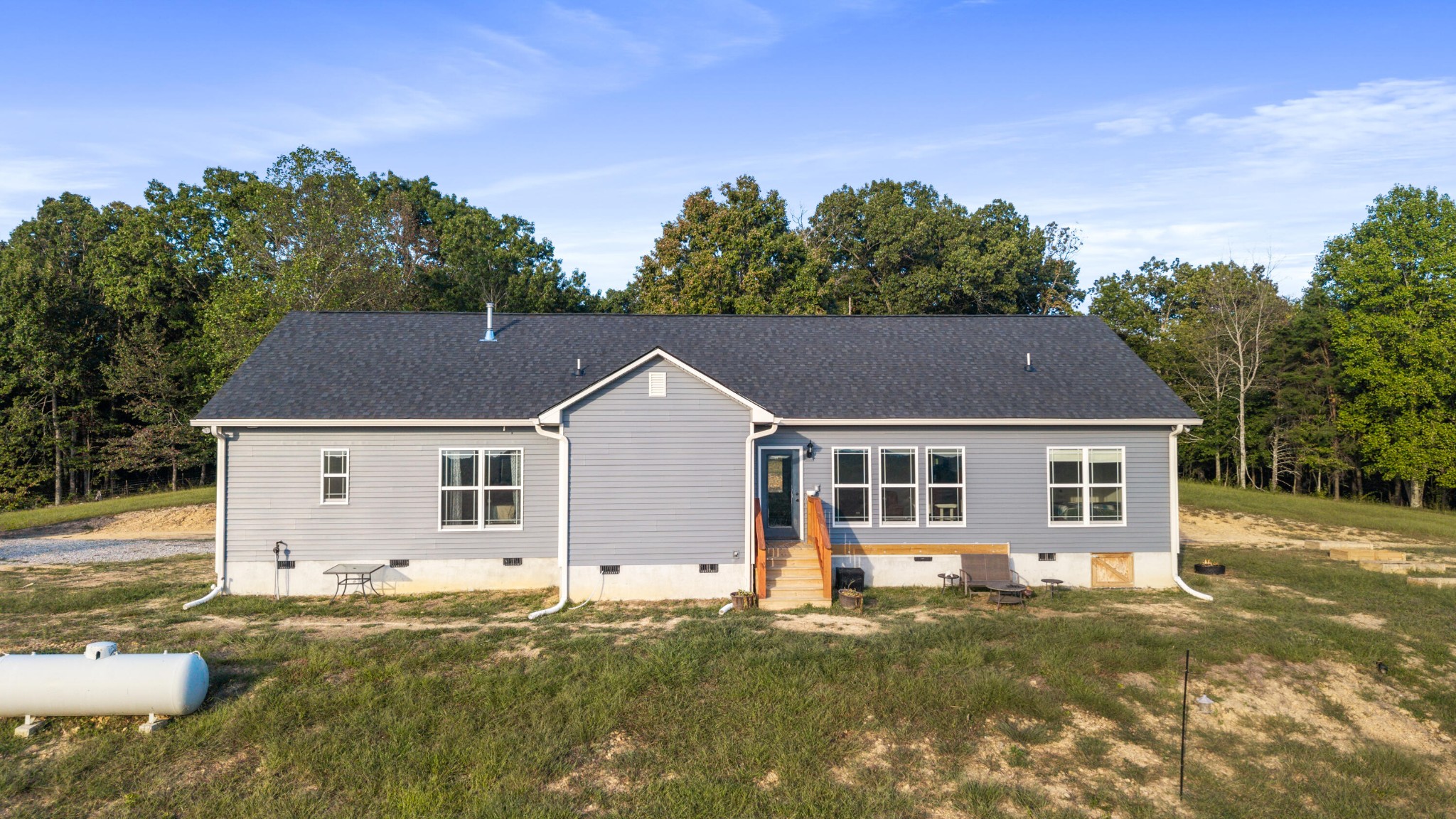 610 Summer City Firetower Road Pikeville, TN 37367 - Photo 37 of 60 front view of a house with a yard