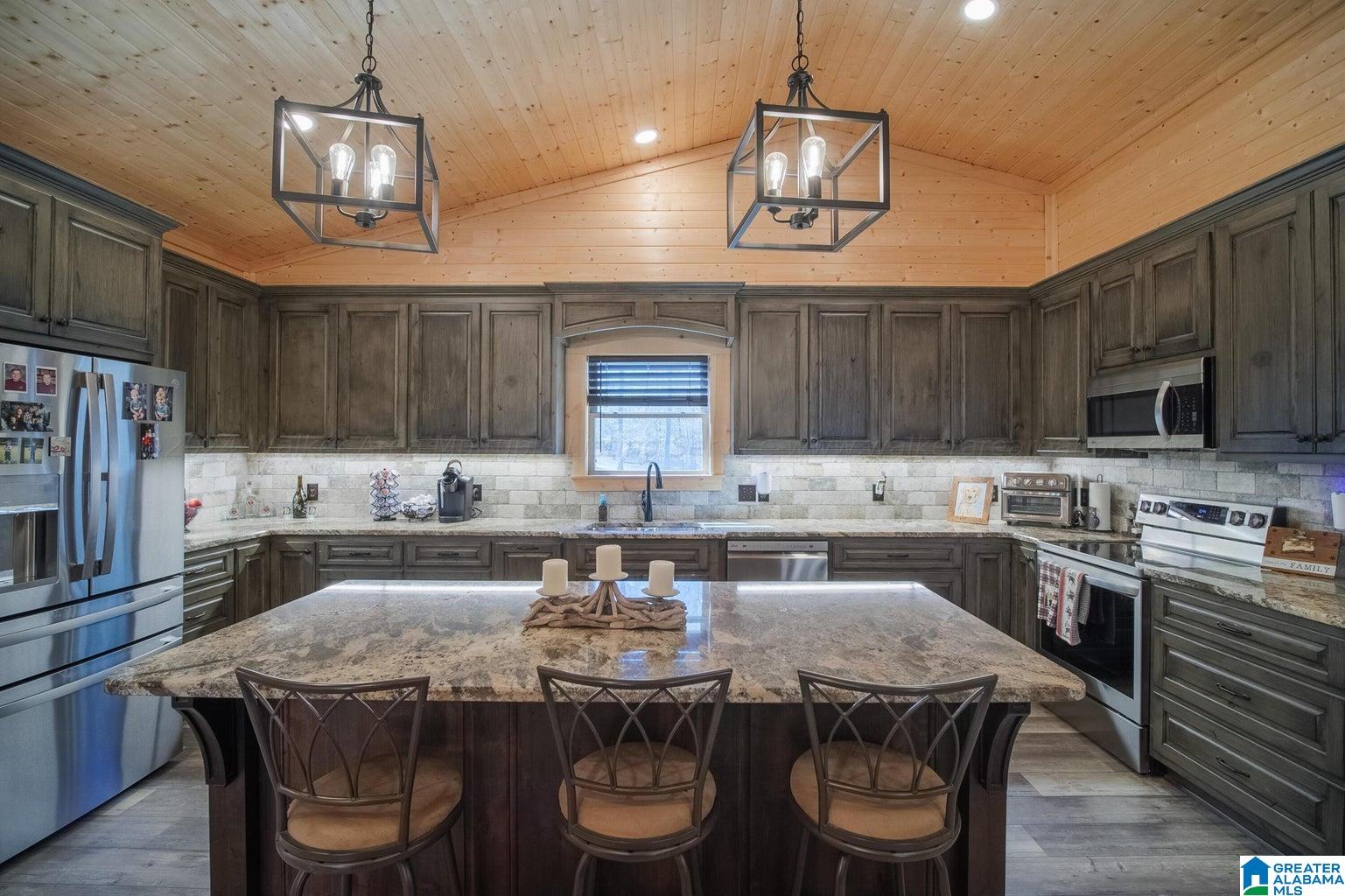 355 Harbor Loop Jasper, AL 35504 - Photo 4 of 29