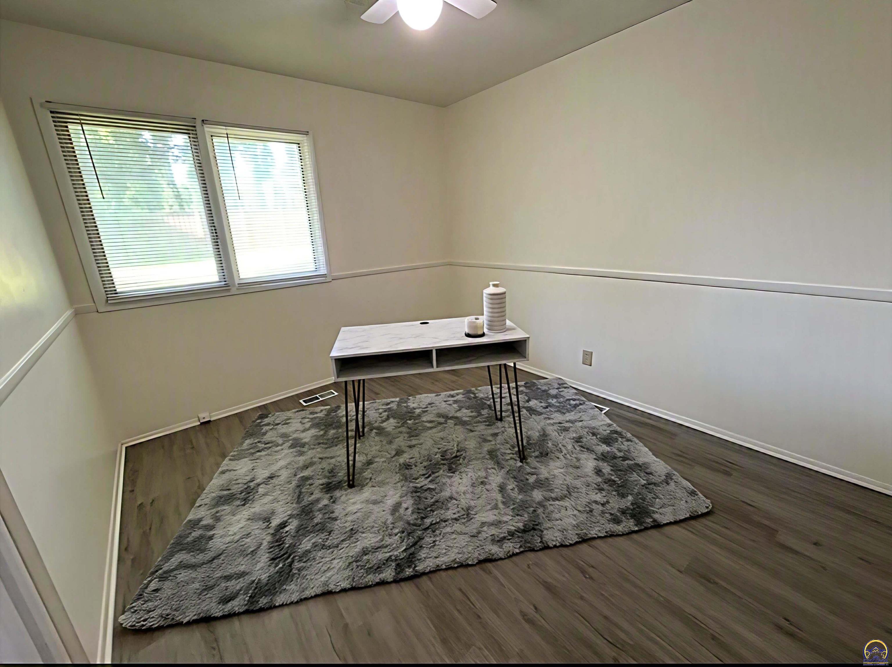 4029 Southwest 28th Terrace Topeka, KS 66614 - Photo 17 of 26