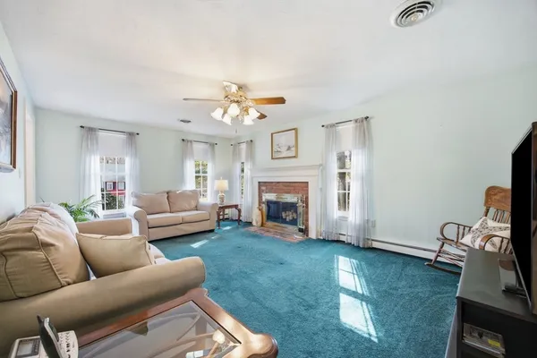 $725,000 | 92 Ocean Hill Drive, Kingston, MA 02364