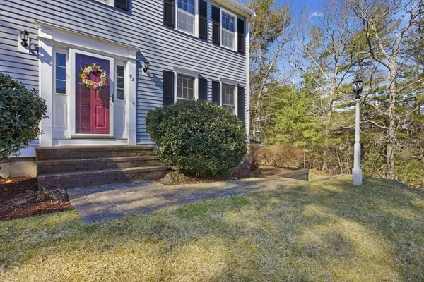 $725,000 | 92 Ocean Hill Drive, Kingston, MA 02364