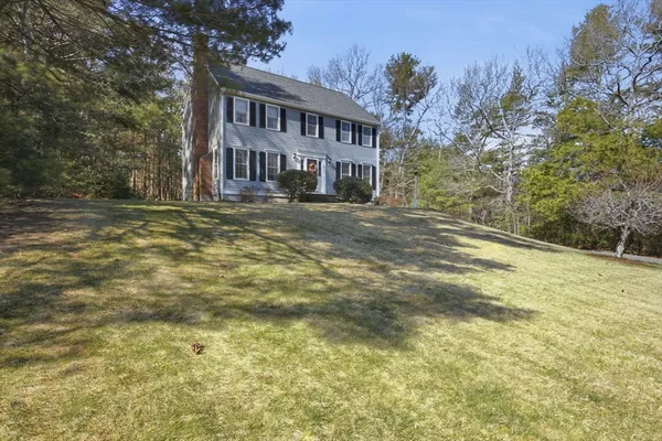 $725,000 | 92 Ocean Hill Drive, Kingston, MA 02364