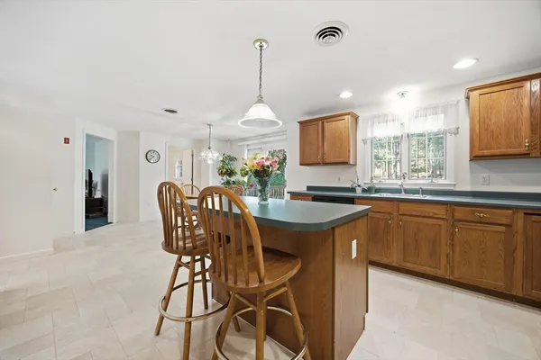 $725,000 | 92 Ocean Hill Drive, Kingston, MA 02364