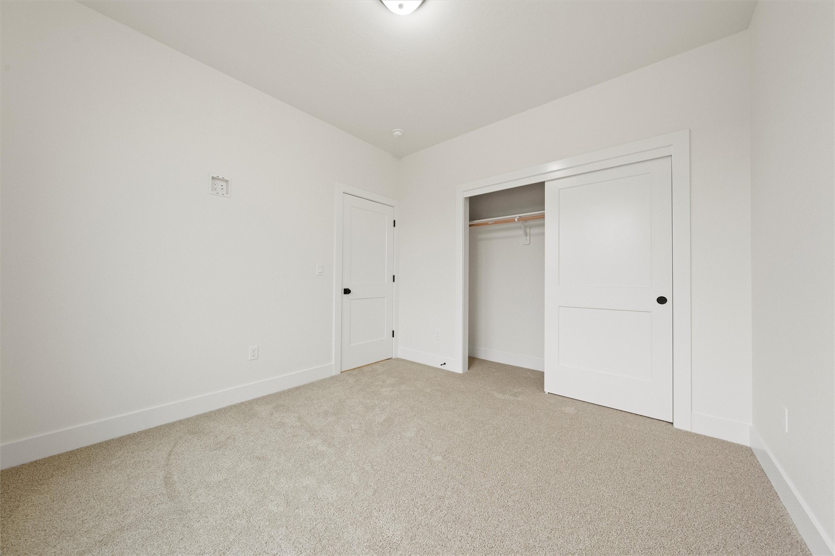 1269 E Mount Othello, WA 99344 - Photo 18 of 32 a view of an empty room