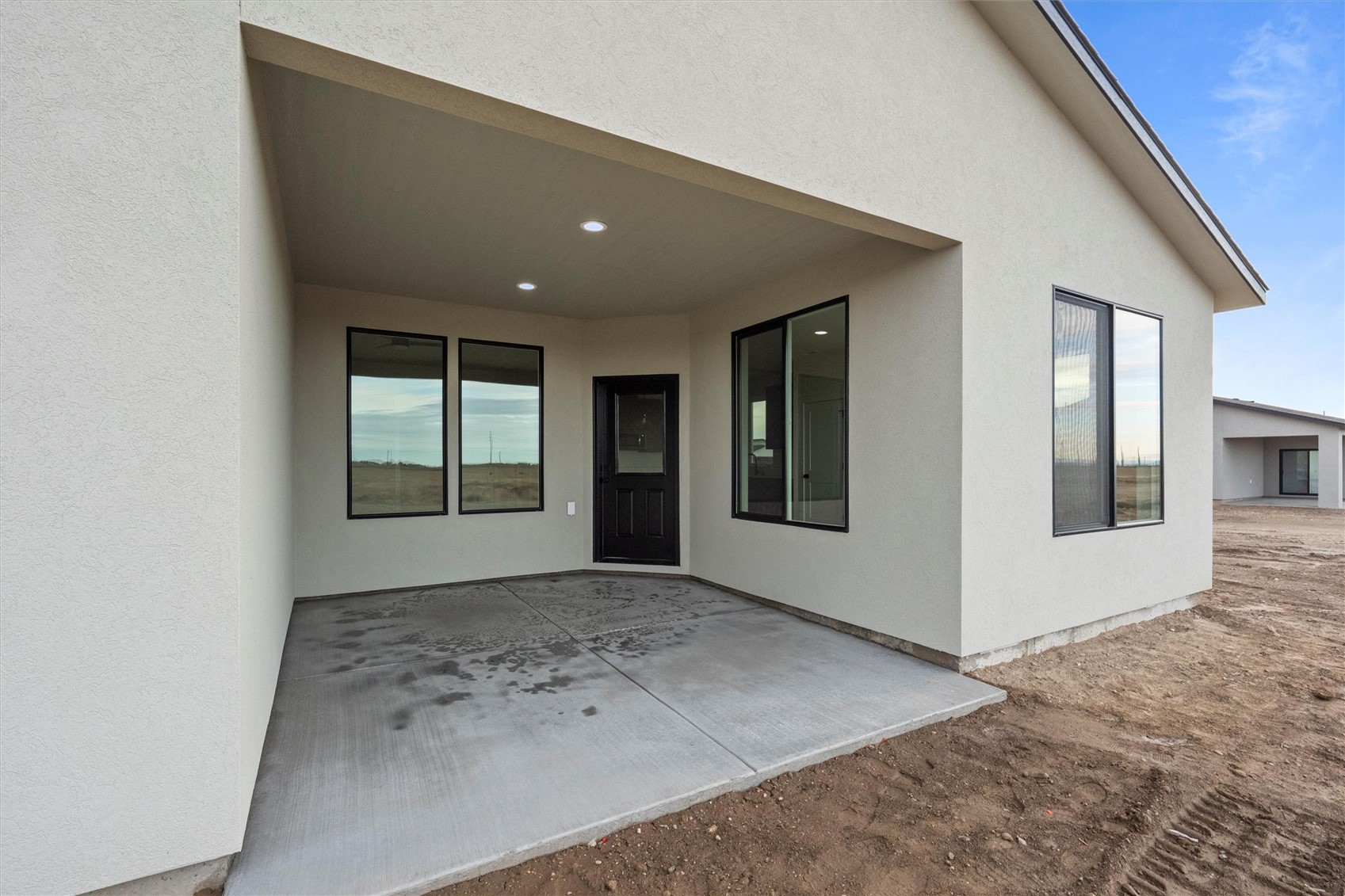 1269 E Mount Othello, WA 99344 - Photo 31 of 32 an empty room with windows