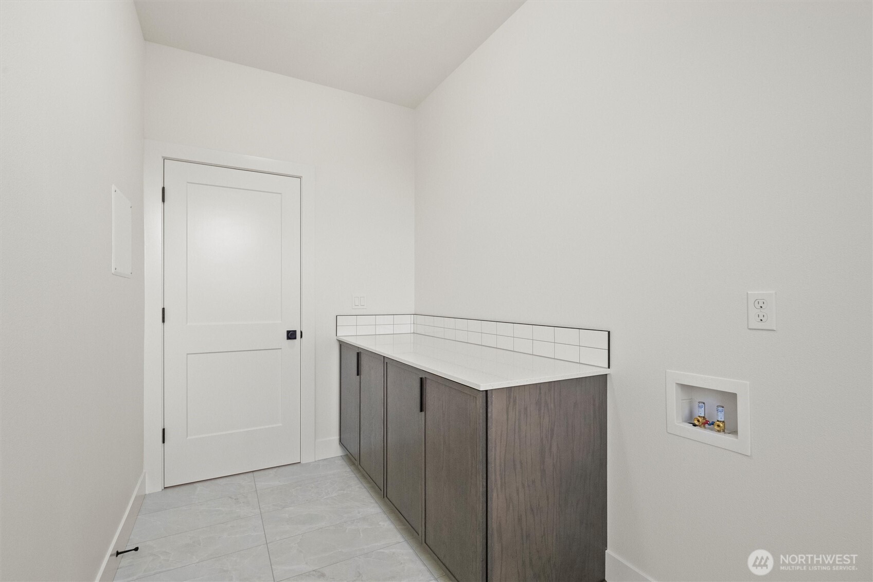 1269 E Mount Othello, WA 99344 - Photo 10 of 32 a view of an empty room