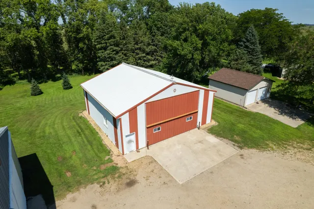 $625,000 | 19118 Aspen Avenue, Tracy, MN 56175