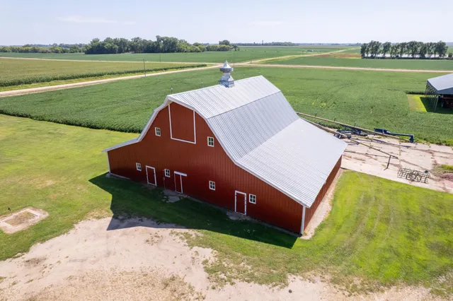 $625,000 | 19118 Aspen Avenue, Tracy, MN 56175