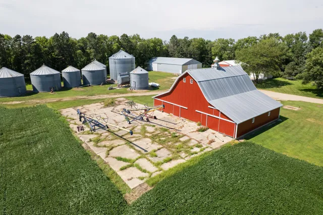 $625,000 | 19118 Aspen Avenue, Tracy, MN 56175