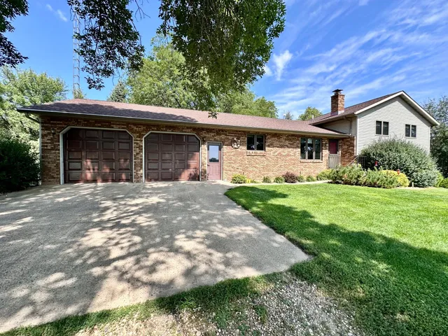 $625,000 | 19118 Aspen Avenue, Tracy, MN 56175